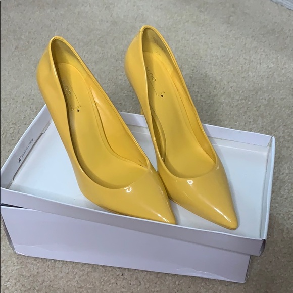 Yellow Pumps - Picture 1 of 3